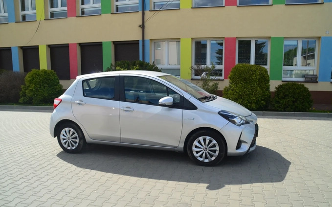 Toyota Yaris cena 45000 przebieg: 91000, rok produkcji 2017 z Zambrów małe 379